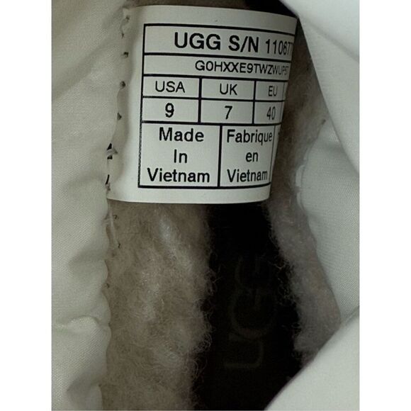 UGG Montara White Wool Lined Puffer Snow Boots Size 9 - Picture 10 of 12